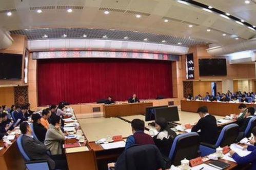 娱乐圈西瓜落地现象引爆吃瓜热潮，解析背后文化与影响